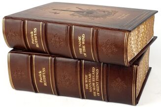 Patrick Rothfuss - Kingkiller Chronicle Premium Leatherbound Set - 4