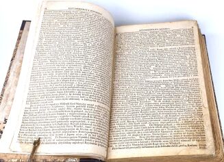 ŁUBIEŃSKI - SWIAT WE WSZYSTKICH SWOICH CZĘSCIACH WIĘKSZYCH I MNIEYSZYCH, TO IEST: W EUROPIE, AZYI, AFFRYCE Y AMERYCE, W MONARCHIACH, KROLESTWACH, XIĘSTWACH. Wrocław 1740 - 8