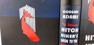 Douglas Adams - The Ultimate Hitchhiker's Guide To The Galaxy. Premium Leather Binding - 4