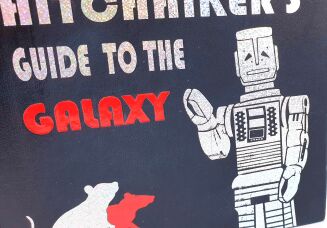 Douglas Adams - The Ultimate Hitchhiker's Guide To The Galaxy. Premium Leather Binding - 5