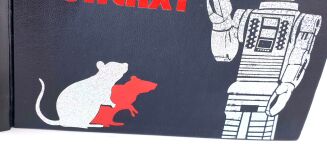 Douglas Adams - The Ultimate Hitchhiker's Guide To The Galaxy. Premium Leather Binding - 6