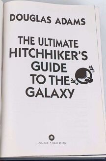 Douglas Adams - The Ultimate Hitchhiker's Guide To The Galaxy. Premium Leather Binding - 8