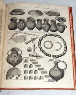 STIEFF- AD REVERENDISSI ATQUE ILLUSTRISS DOMINUM  [...] DE URNIS IN SILESIAE LIGNICENSIBUS ATQUE PILGRAMSDORFIENSIBUS wyd. 1704 ryciny - 10