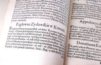 CONSTITUCIE SEYMU WALNEGO KORONNEGO WARSZAWSKIEGO SZESCNIEDZIELNEGO  w Warszawie Roku MDCXXXV Zaczętego ostatniego Dnia Miesiąca Stycznia A skończonego XIV Marca - 10