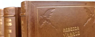 Rebecca Yarros – Empyrean Trilogy (Iron Flame, Fourth Wing, Onyx Storm) – Deluxe Full Leather Bound Set - 3