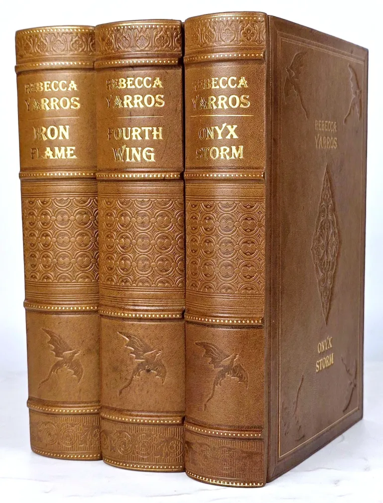 Rebecca Yarros – Empyrean Trilogy (Iron Flame, Fourth Wing, Onyx Storm) – Deluxe Full Leather Bound Set