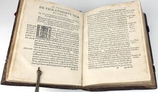 [RENESANSOWA OPRAWA Z WIZERUNKAMI HABSBURGÓW I JAGIELLOŃCZYKÓW] NOWOPOLCZYK - APOLOGIA ALBERTI NOVICAMPIANI. Kraków 1559 - 9