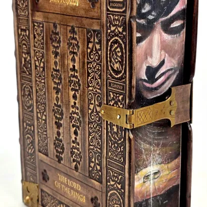 J.R.R. Tolkien - The Lord Of The Rings Exclusive Leather Binding, limited edition, copy number 80, fore edge painting, metalwork