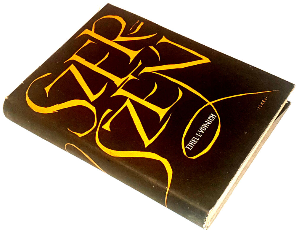 VOYNICH - SZERSZEŃ. Obwolutę i oprawę projektował Jan Młodożeniec