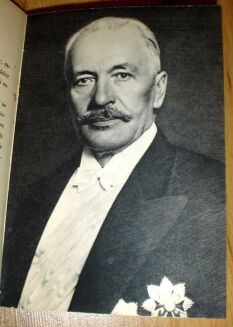 Nittman - PIŁSUDSKI - MAŁY PIŁSUDCZYK - OPRAWA WYDAWNICZA ilustracje  - 9